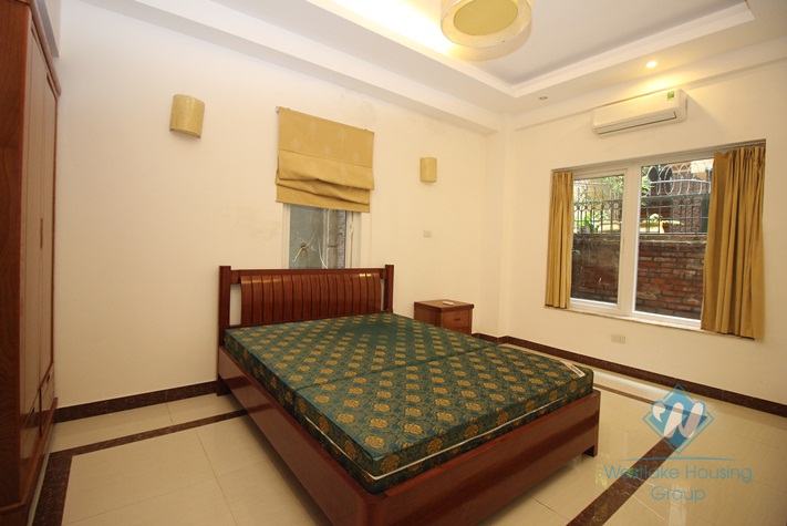 Spacious three bed apartment for rent on Westlake side